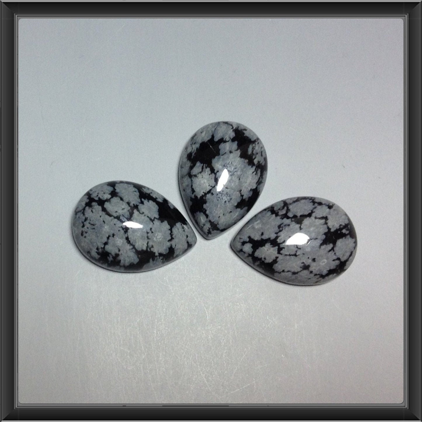 Snowflake Obsidian pear 13x18mm cabochon - Calibrate cabochons