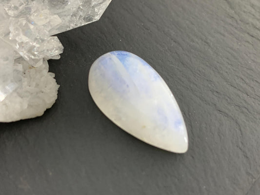 Rainbow Moonstone pear 23x12x7mm cabochon