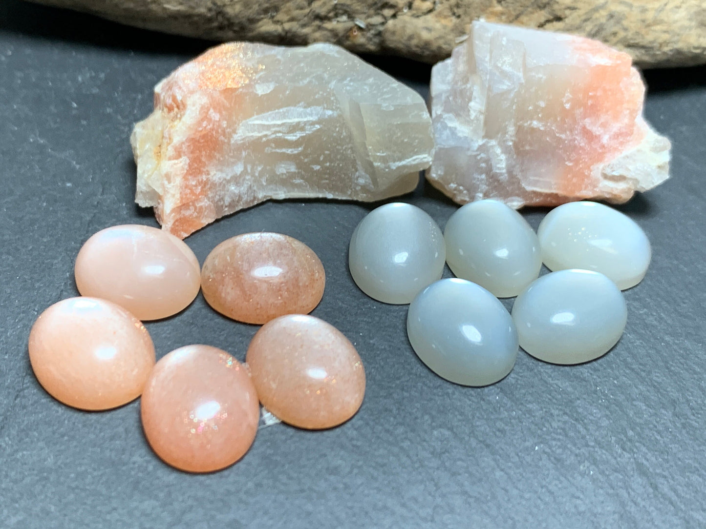 Goldsand Sunstone oval 10x12mm Cabochon - Calibrated cabochons