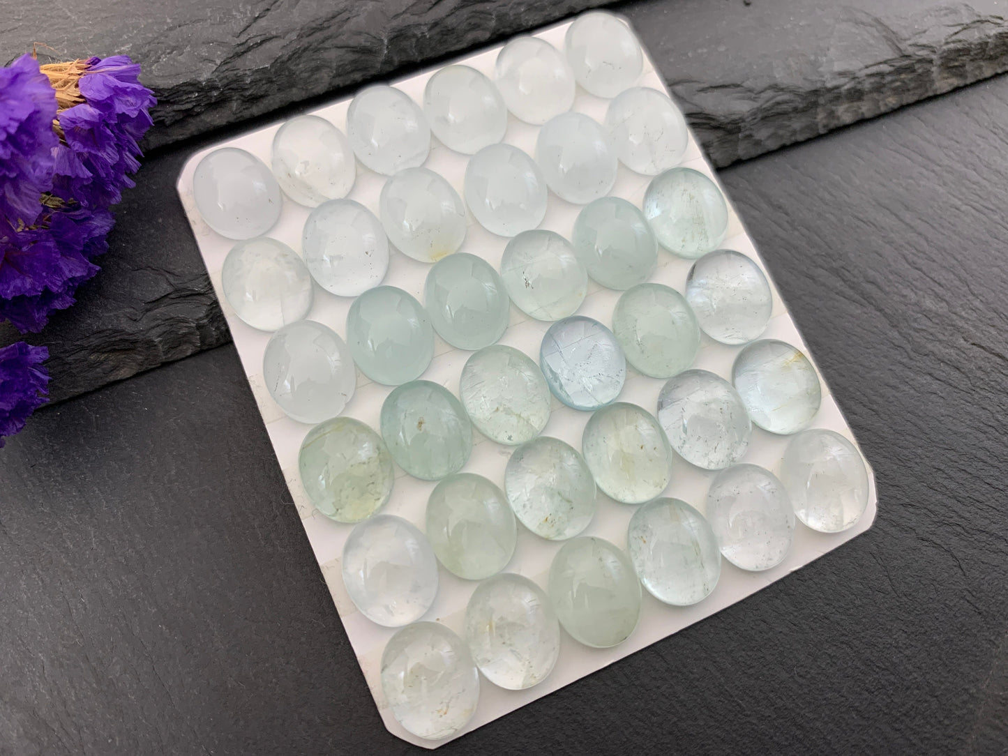 Aquamarine oval 10x12mm cabochon - Calibrated cabochons