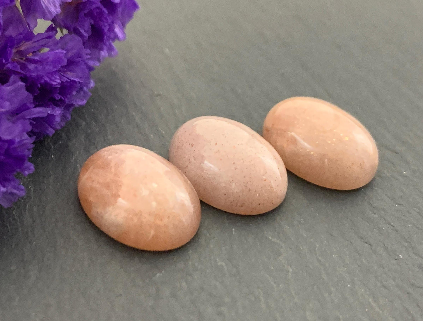 Pink Moonstone oval 12x16mm Cabochon - Calibrated cabochons