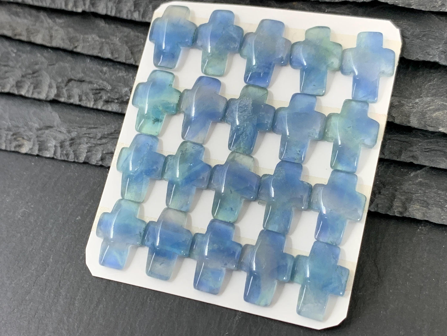 Green Fluorite cross 12x16mm cabochon - Calibrated cabochons