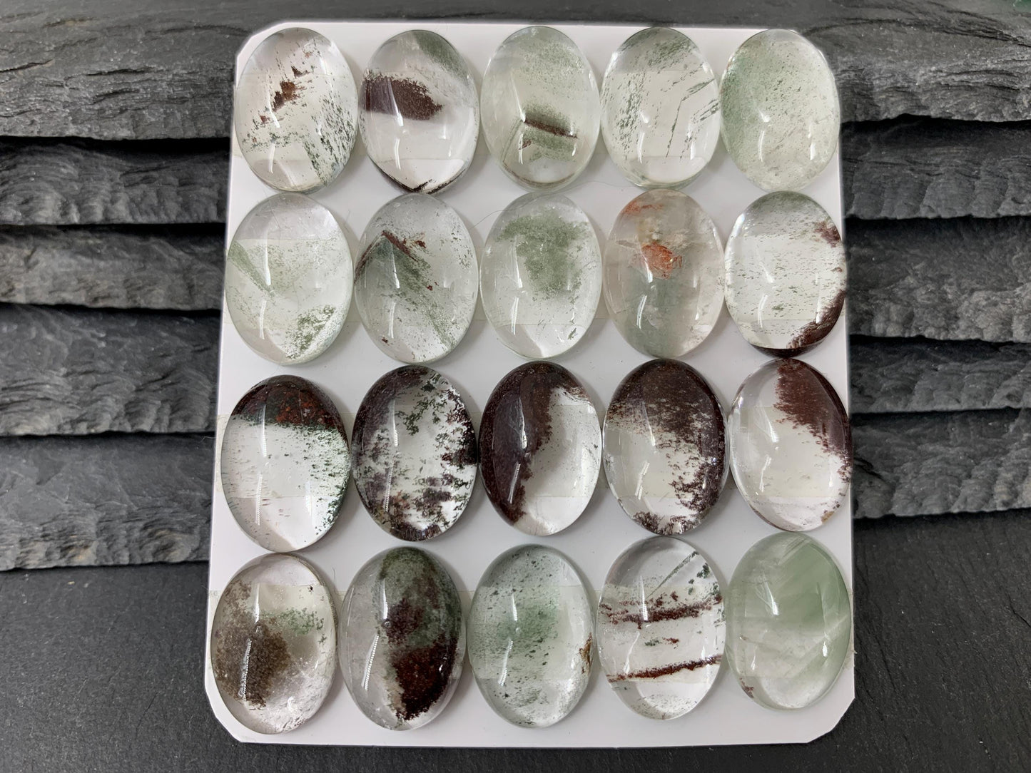 Green Phantom Crystal oval 13x18mm cabochon - Calibrated cabochons