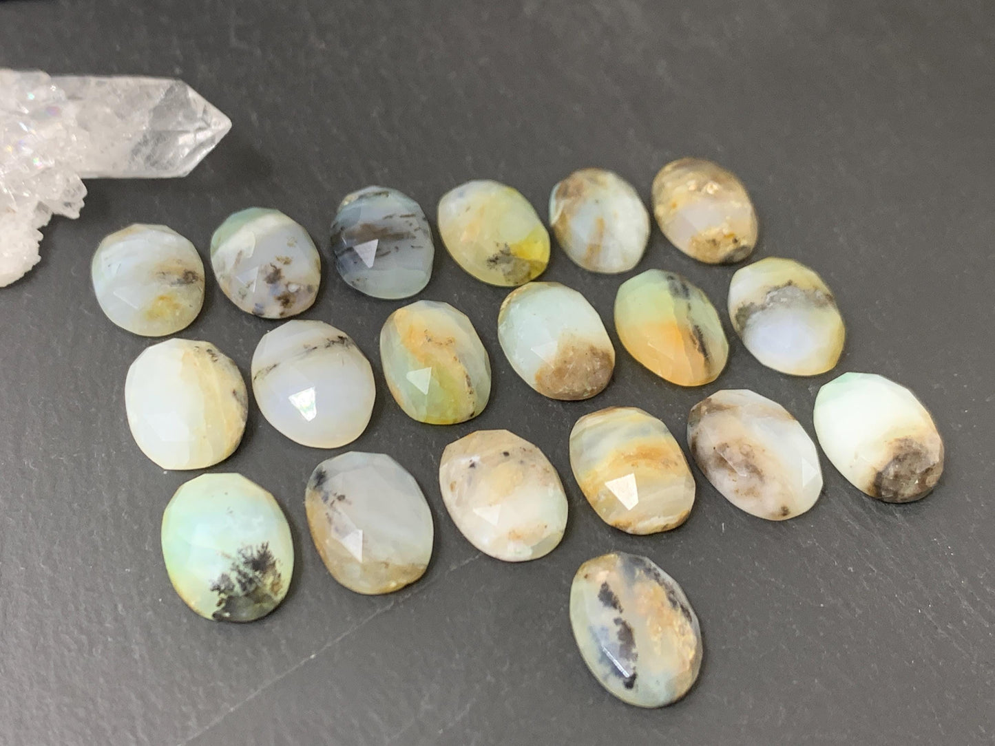 Faceted Peruvian Opal 10x14mm cabochon - Calibrated cabochons