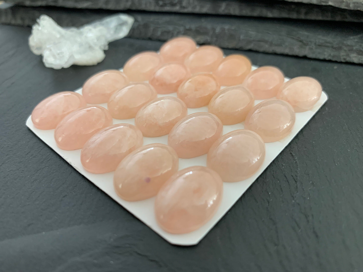 Morganite oval 13x18mm cabochon - Calibrated cabochons