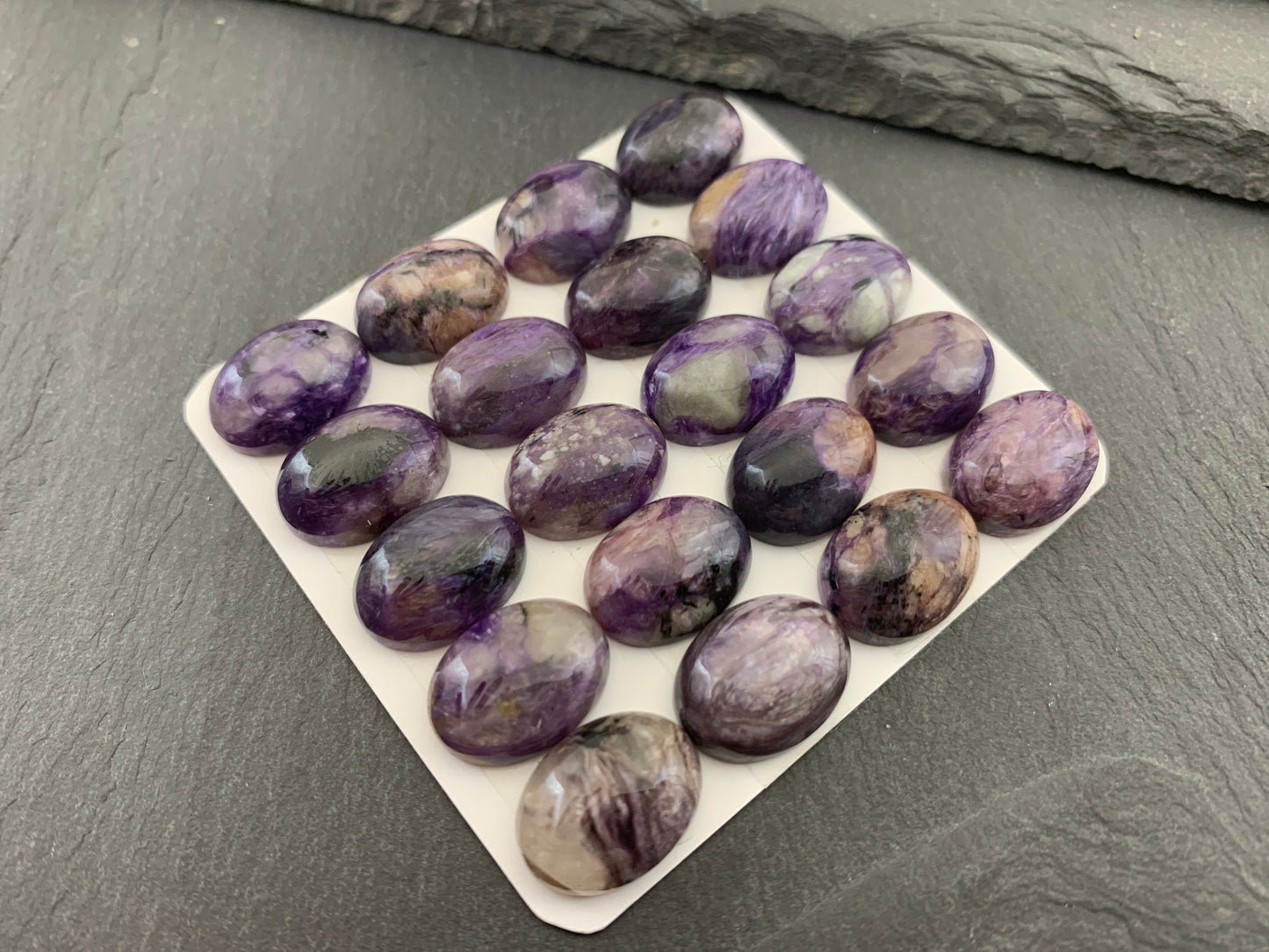 Charoite oval 12x16mm cabochon - Calibrated cabochons