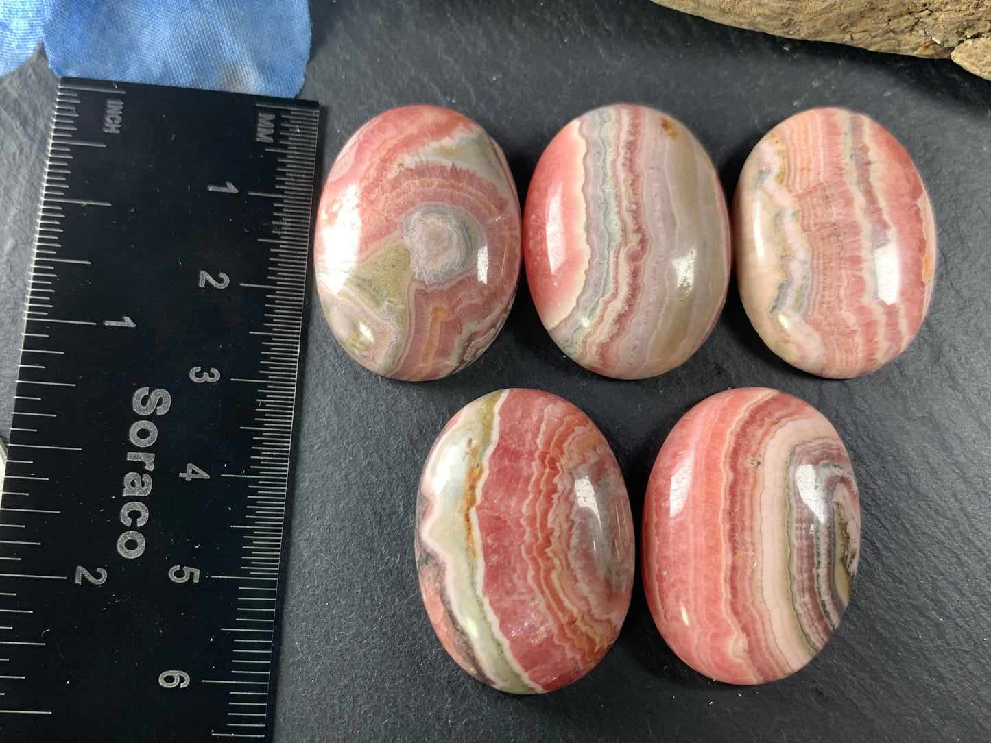 Rhodochrosite oval 22x30mm cabochon