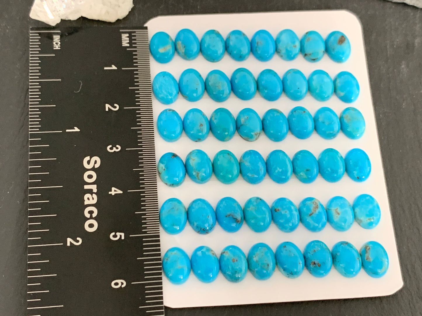 Kingman Blue Turquoise oval 6x8mm cabochon - Calibrated cabochons
