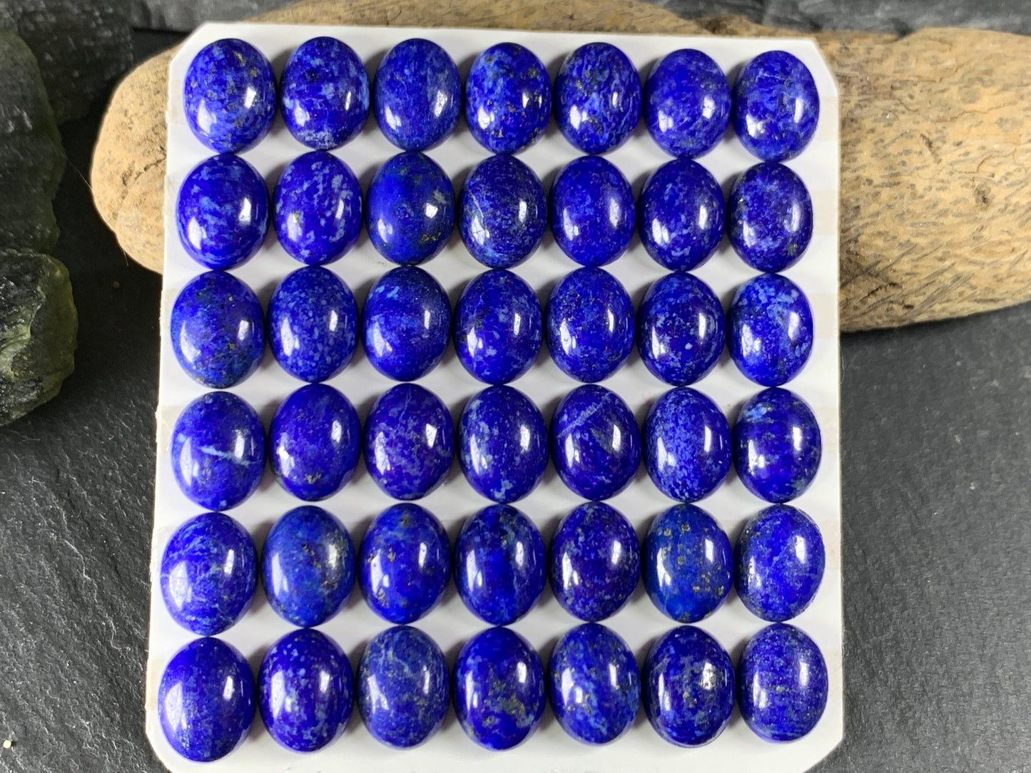 Lapis Lazuli oval 8x10mm cabochon - Calibrated cabochons