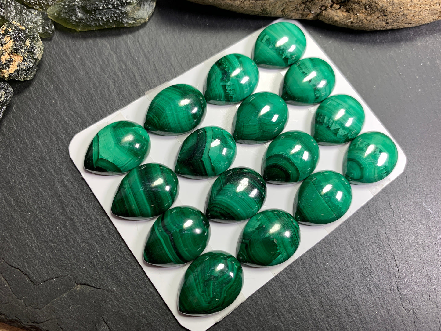 Malachite pear 15x20mm cabochon - Calibrated cabochons