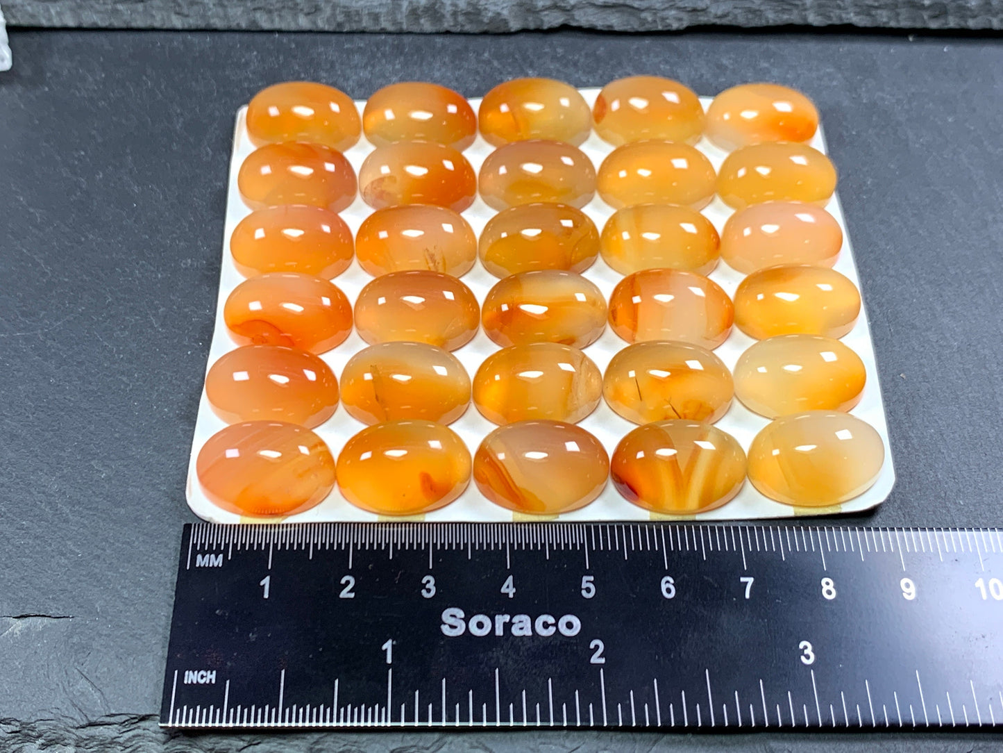 Carnelian oval 13x18mm cabochon - Calibrated cabochons