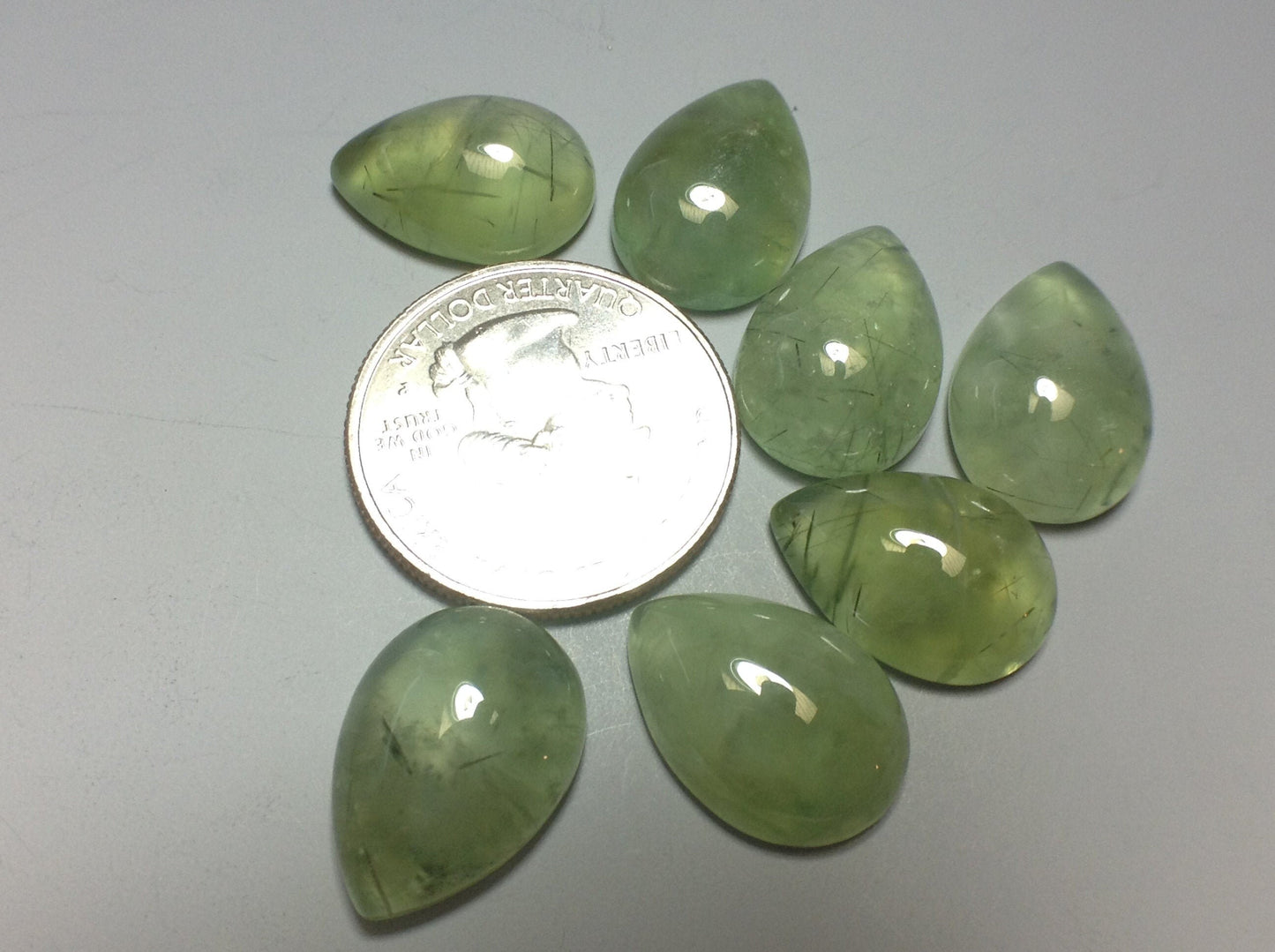 Prehnite pear 13x18mm cabochon - Calibrated cabochons