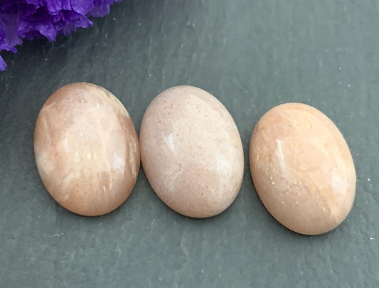 Pink Moonstone oval 12x16mm Cabochon - Calibrated cabochons