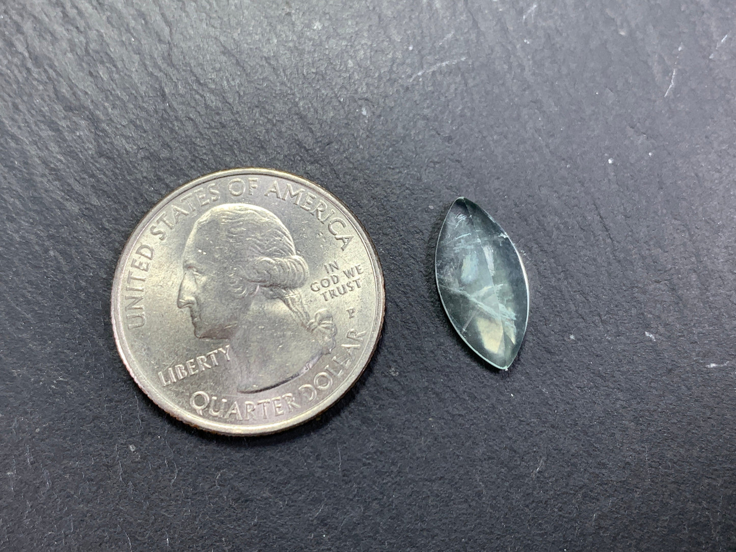 Faceted Prehnite marquise 8x16mm cabochon - Calibrated cabochons