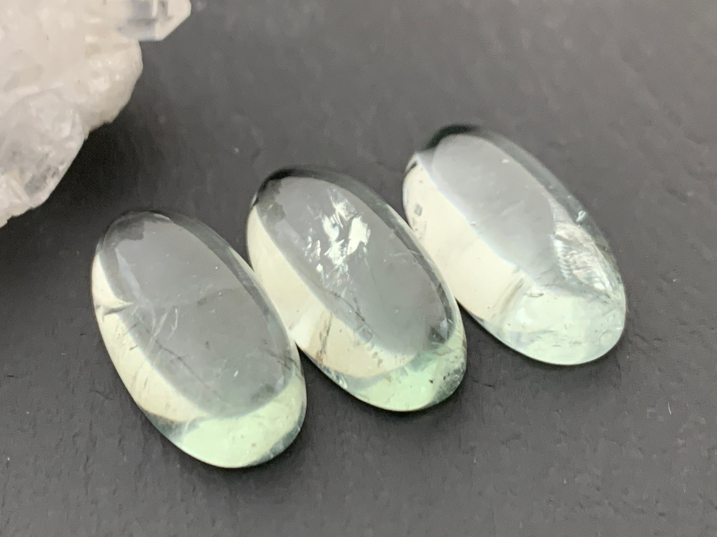 Green Amethyst oval 10x20mm cabochon - Calibrated cabochons