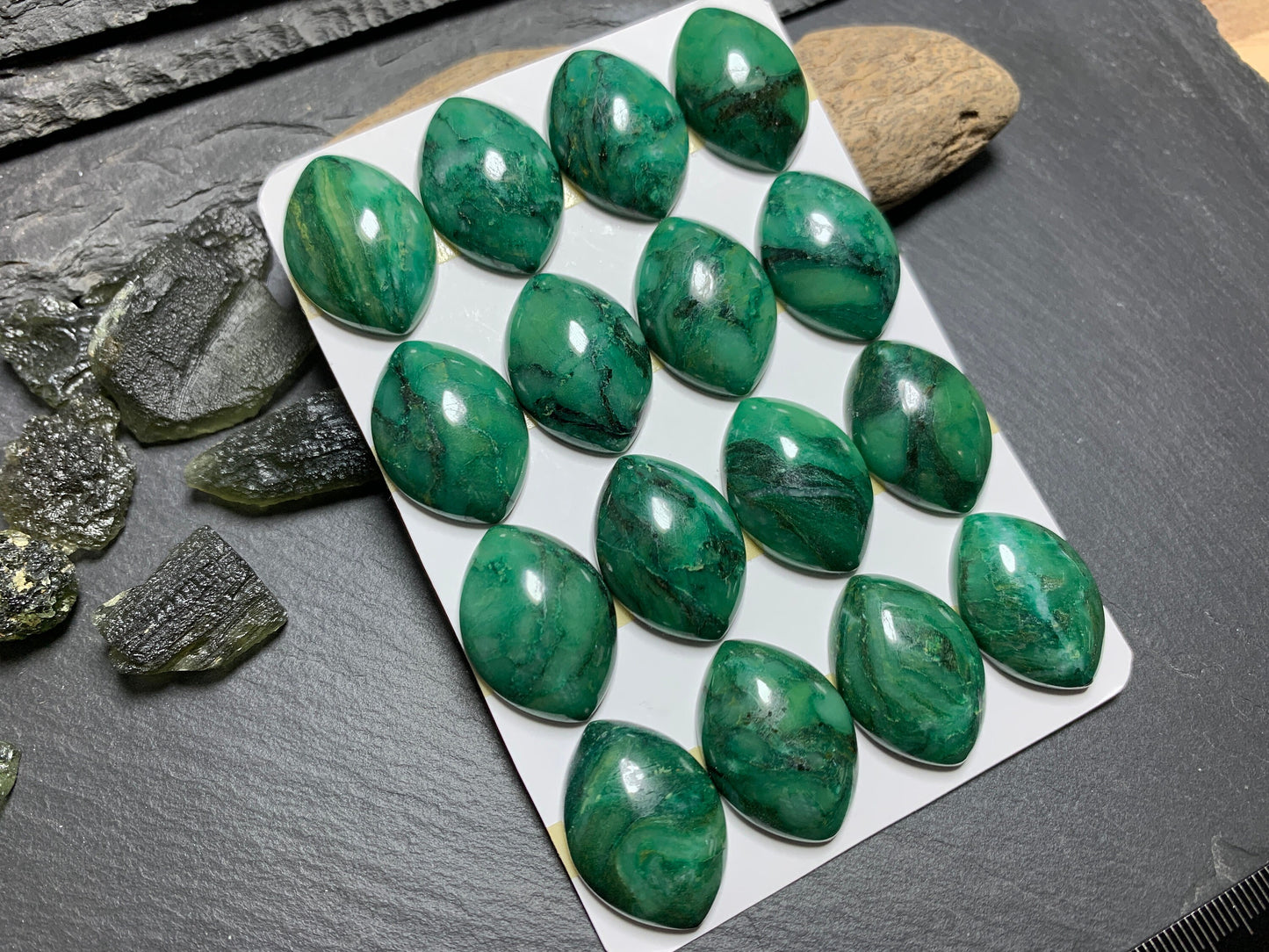 African Jade marquise 18x25mm cabochon - Calibrated cabochons