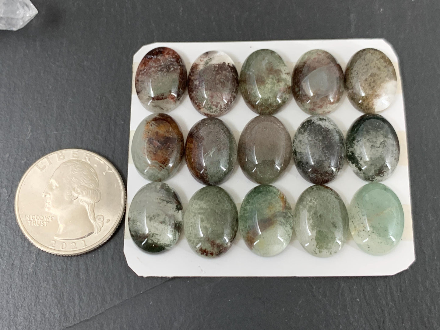 Green Phantom Crystal oval 12x16mm cabochon - Calibrated cabochon