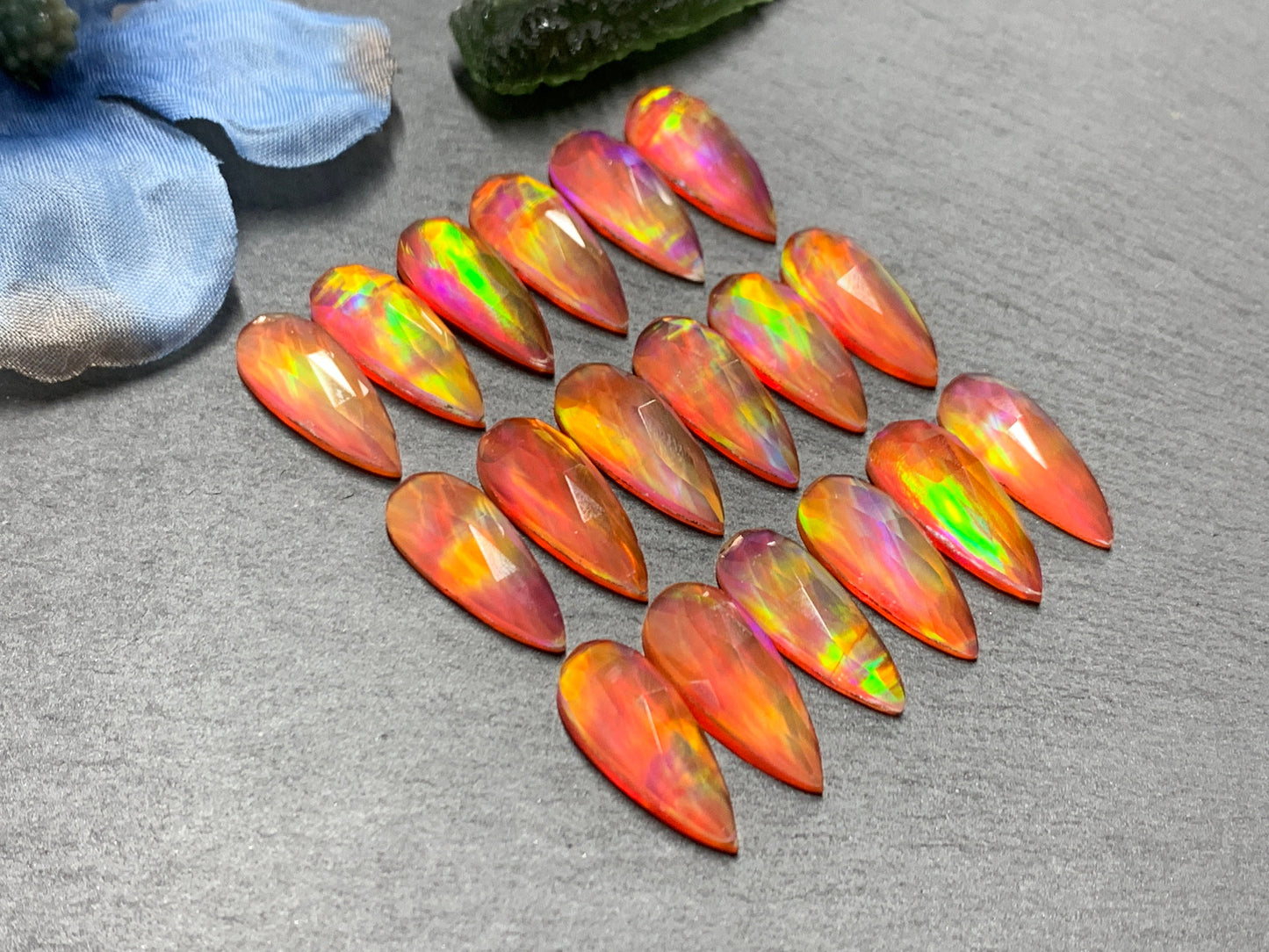 Faceted Aurora Opal pear 8x20mm cabochon - Doublet cabochons