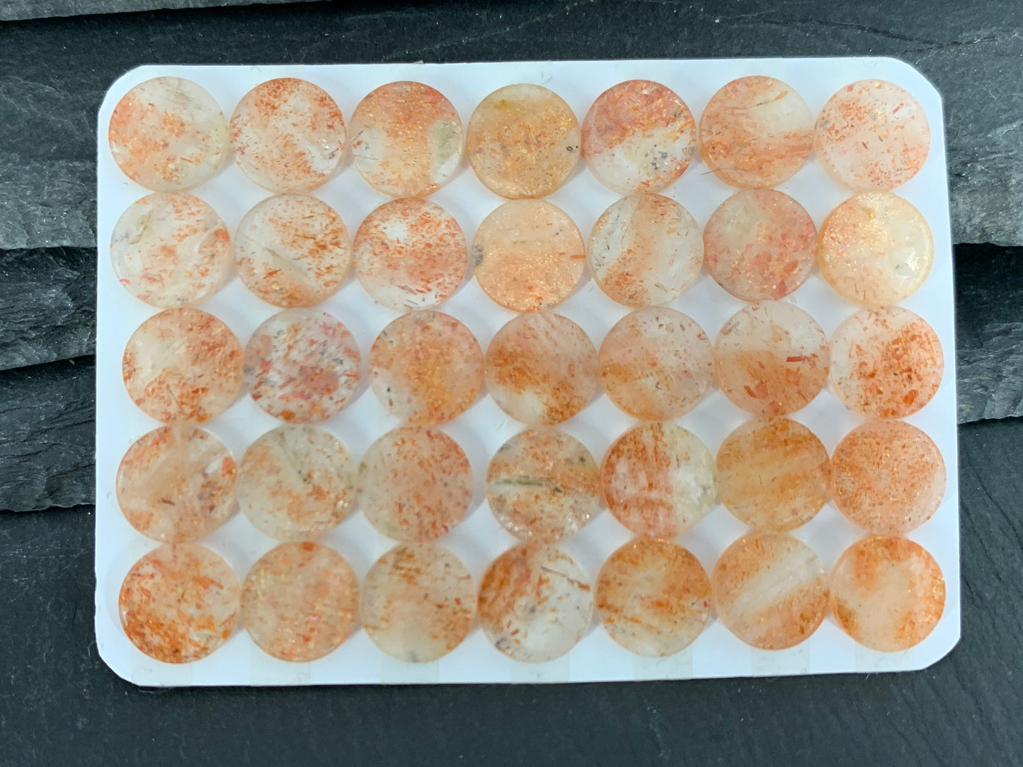 Flat Sunstone round 10mm cabochon - Calibrated cabochons