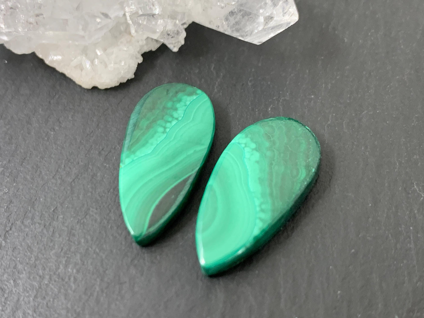 Malachite pear 10x21x3.5mm cabochon pair