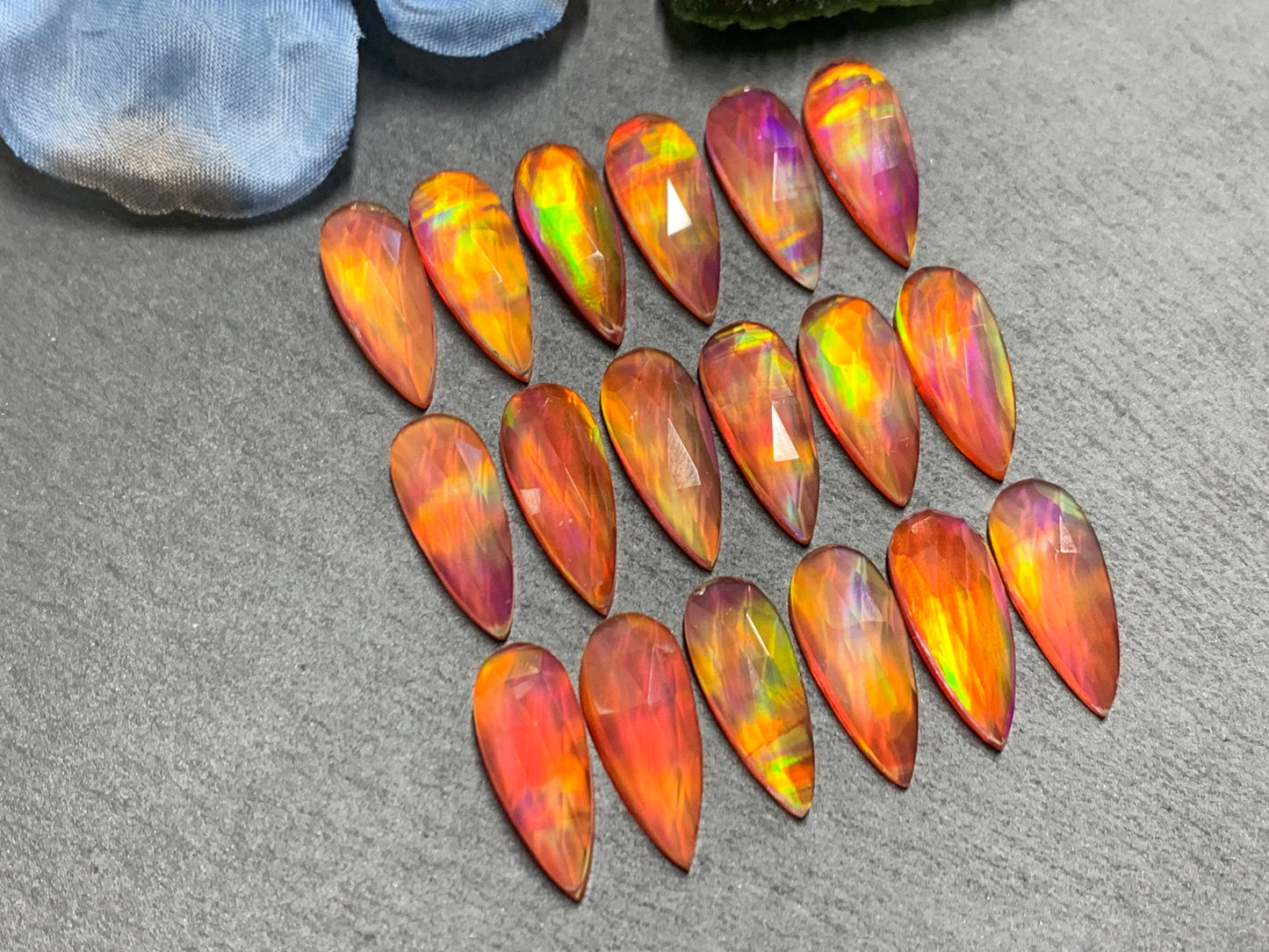 Faceted Aurora Opal pear 8x20mm cabochon - Doublet cabochons