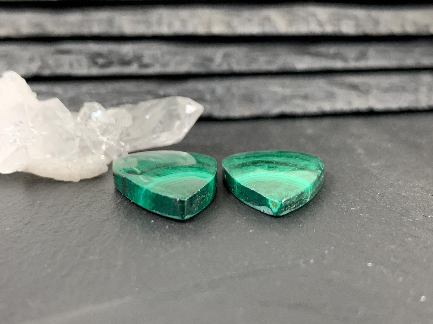 Malachite pear 17x28x4mm cabochon pair