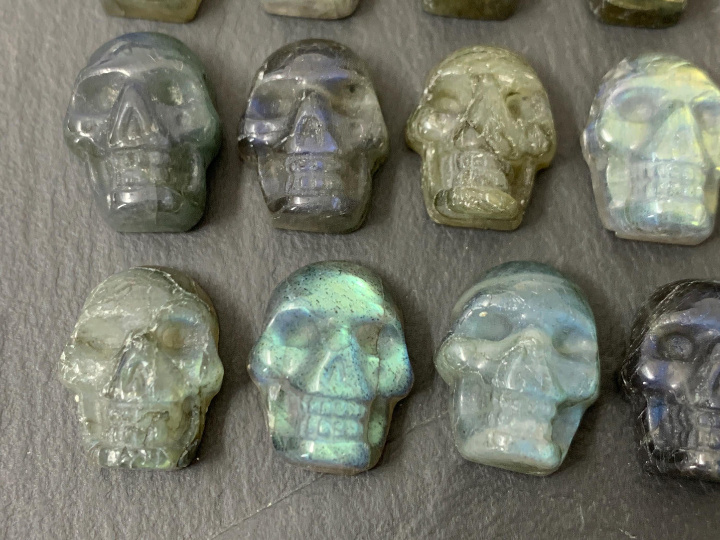 Labradorite skull 17- 18mm cabochon