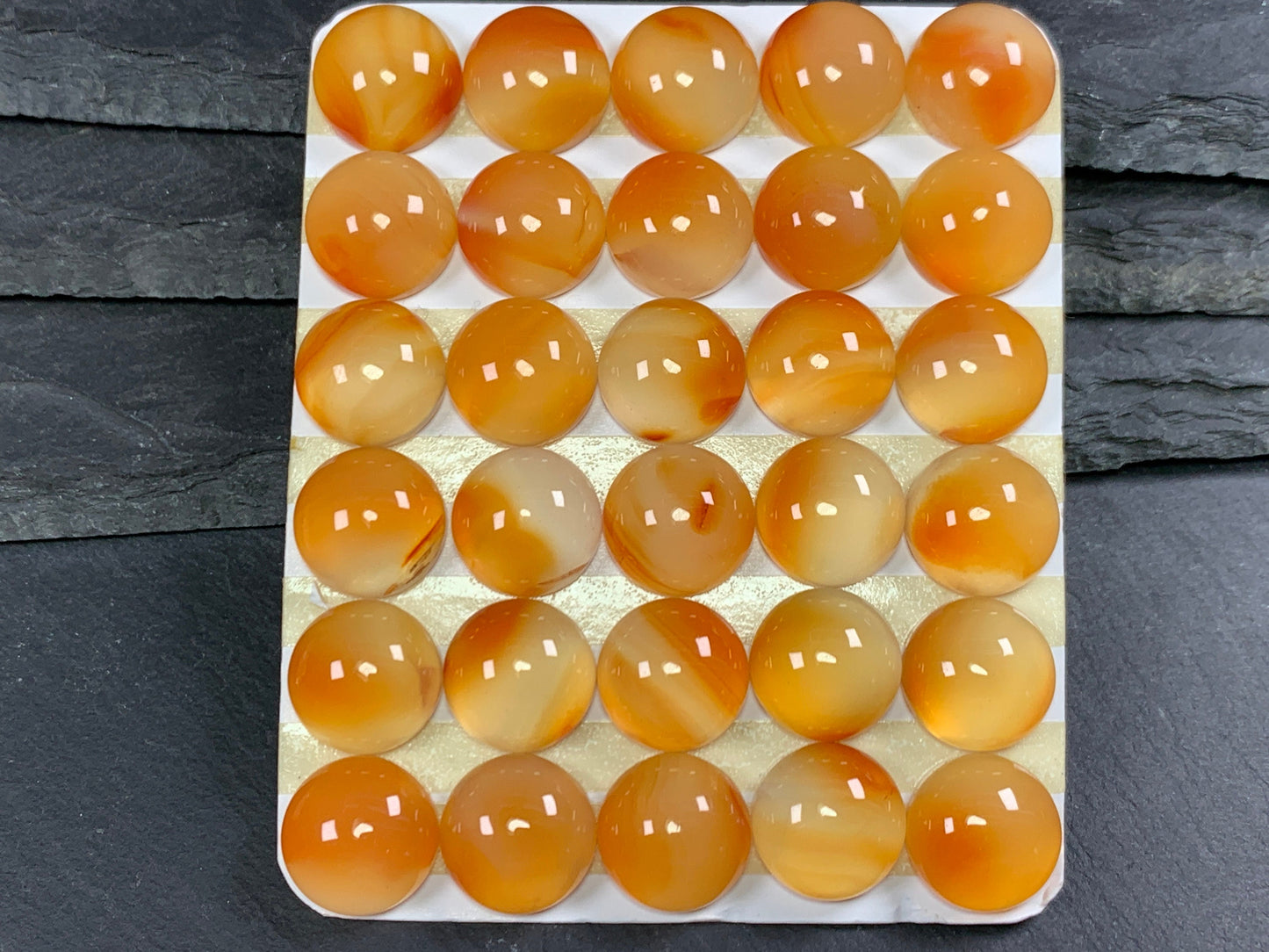 Carnelian round 13mm cabochon - Calibrated cabochons