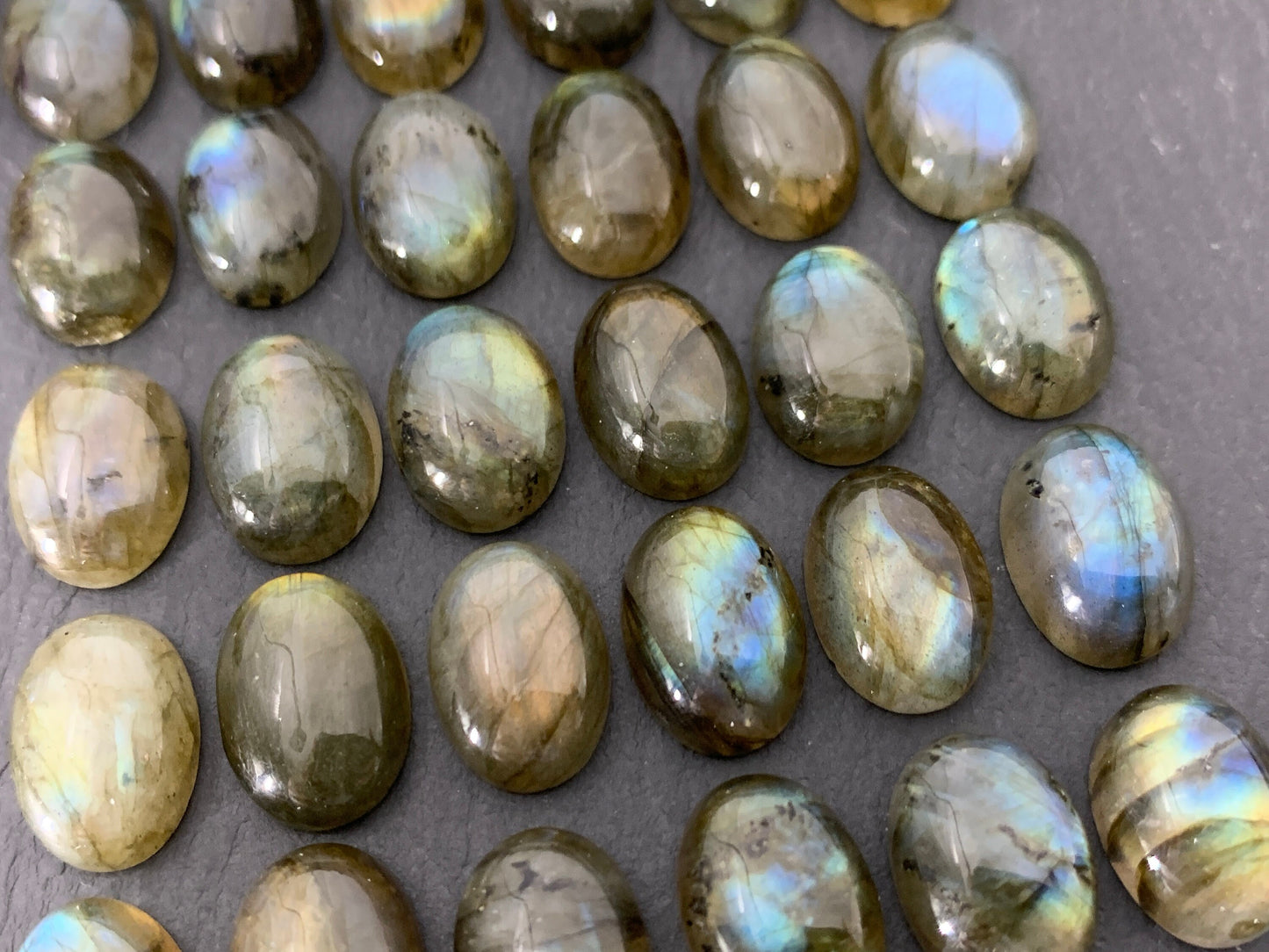 Labradorite oval 10x14mm cabochon