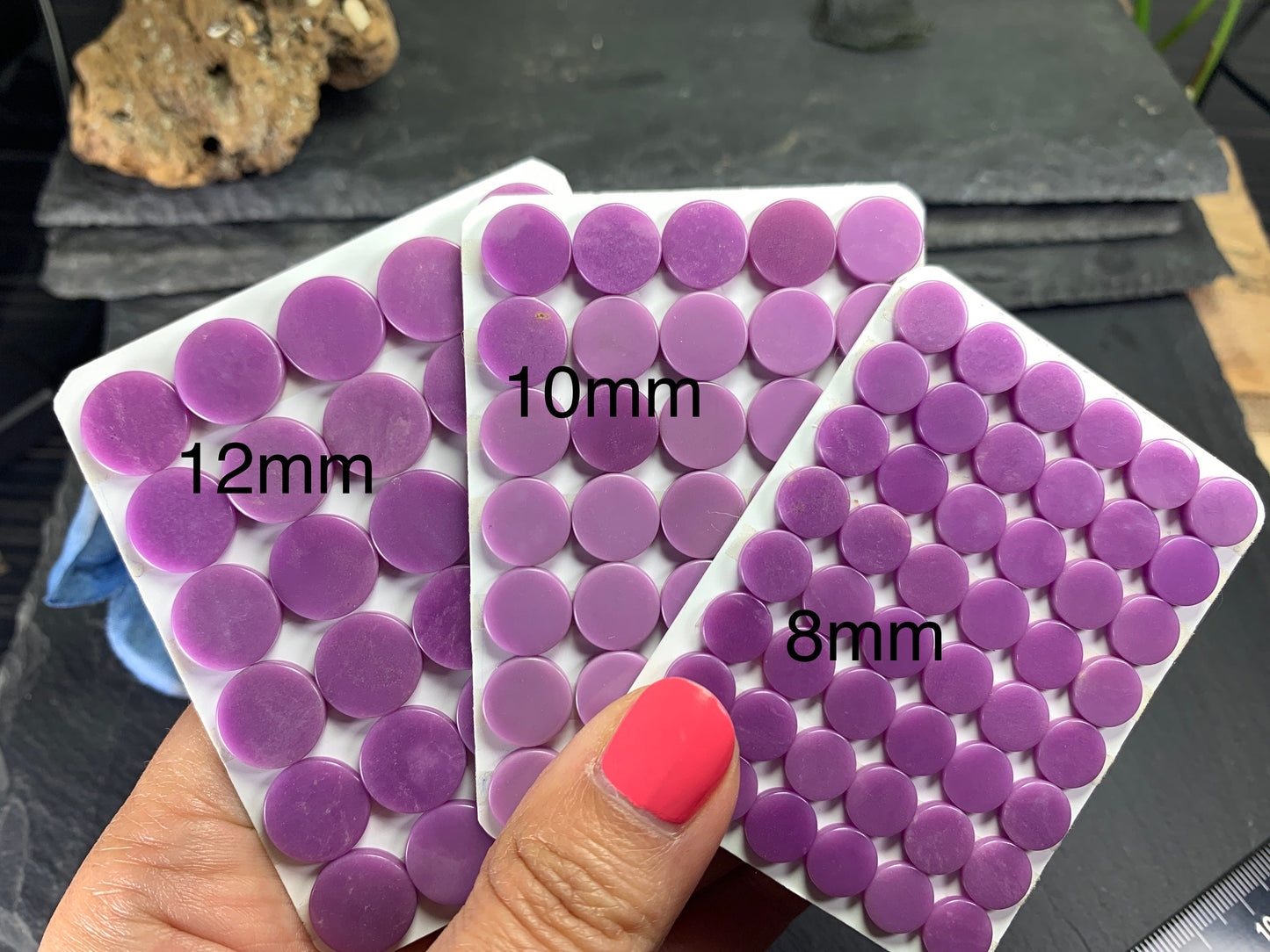 Flat Phosphosiderite round 8, 10, 12mm Cabochon - Calibrated cabochons