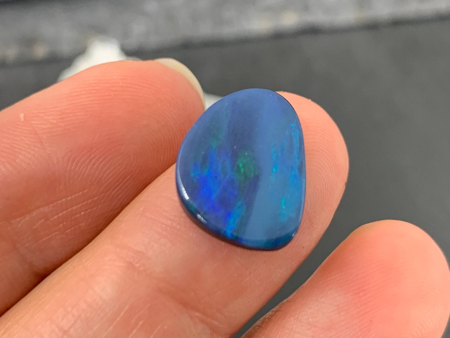 Australian Opal doublet 11x13x4mm cabochon