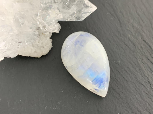 Rainbow Moonstone 26x16x8mm cabochon
