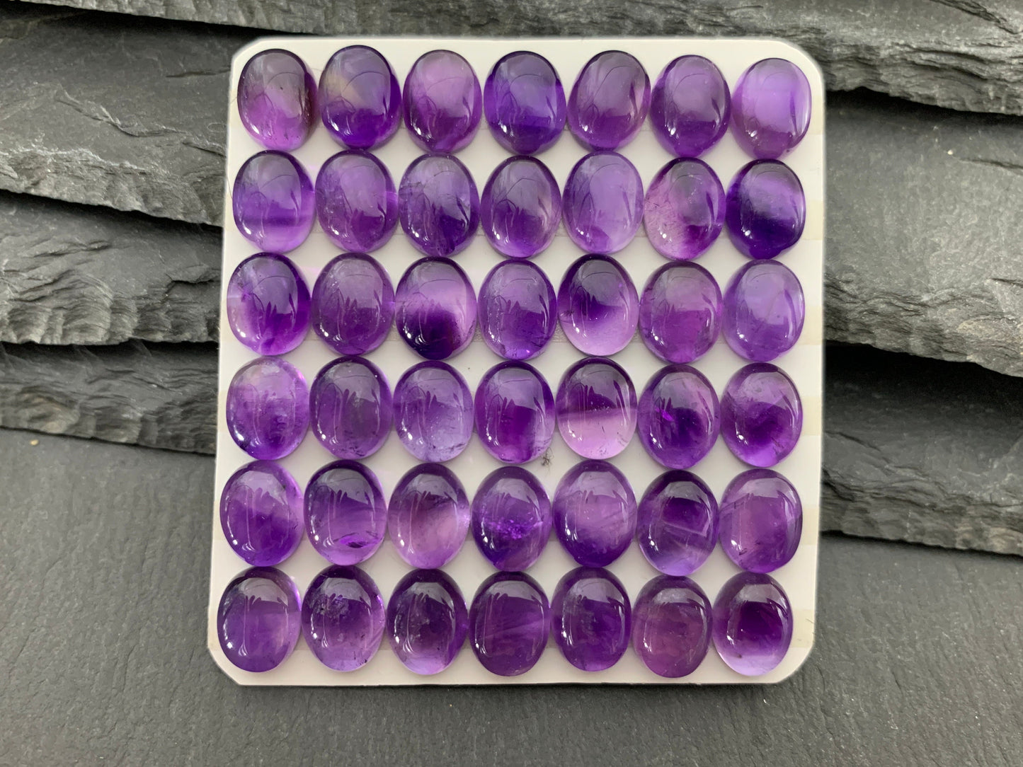 Amethyst oval 8x10mm cabochon - Calibrated cabochons