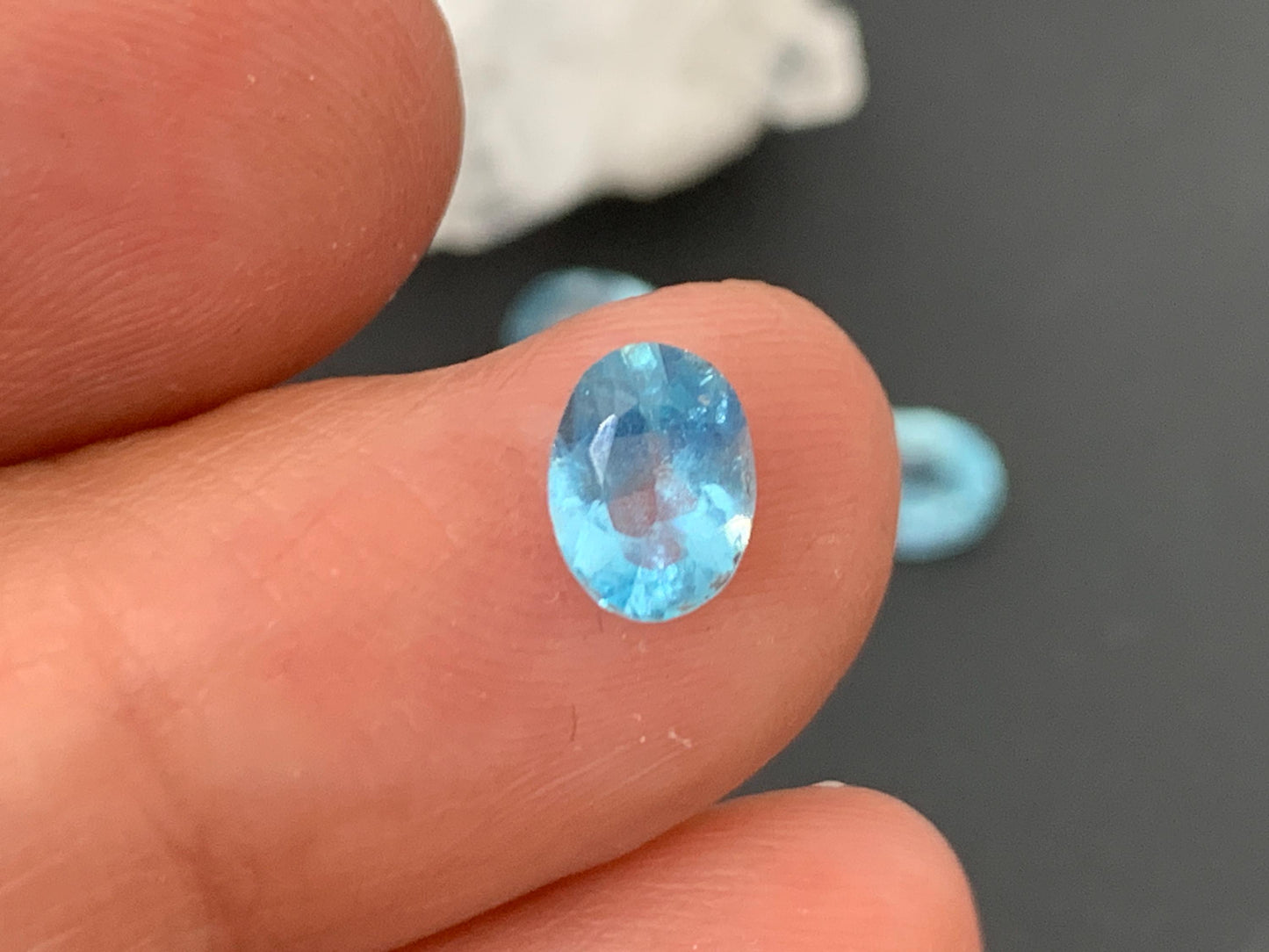 Faceted Aquamarine oval 5x7mm - faceted gemstone not cabochon
