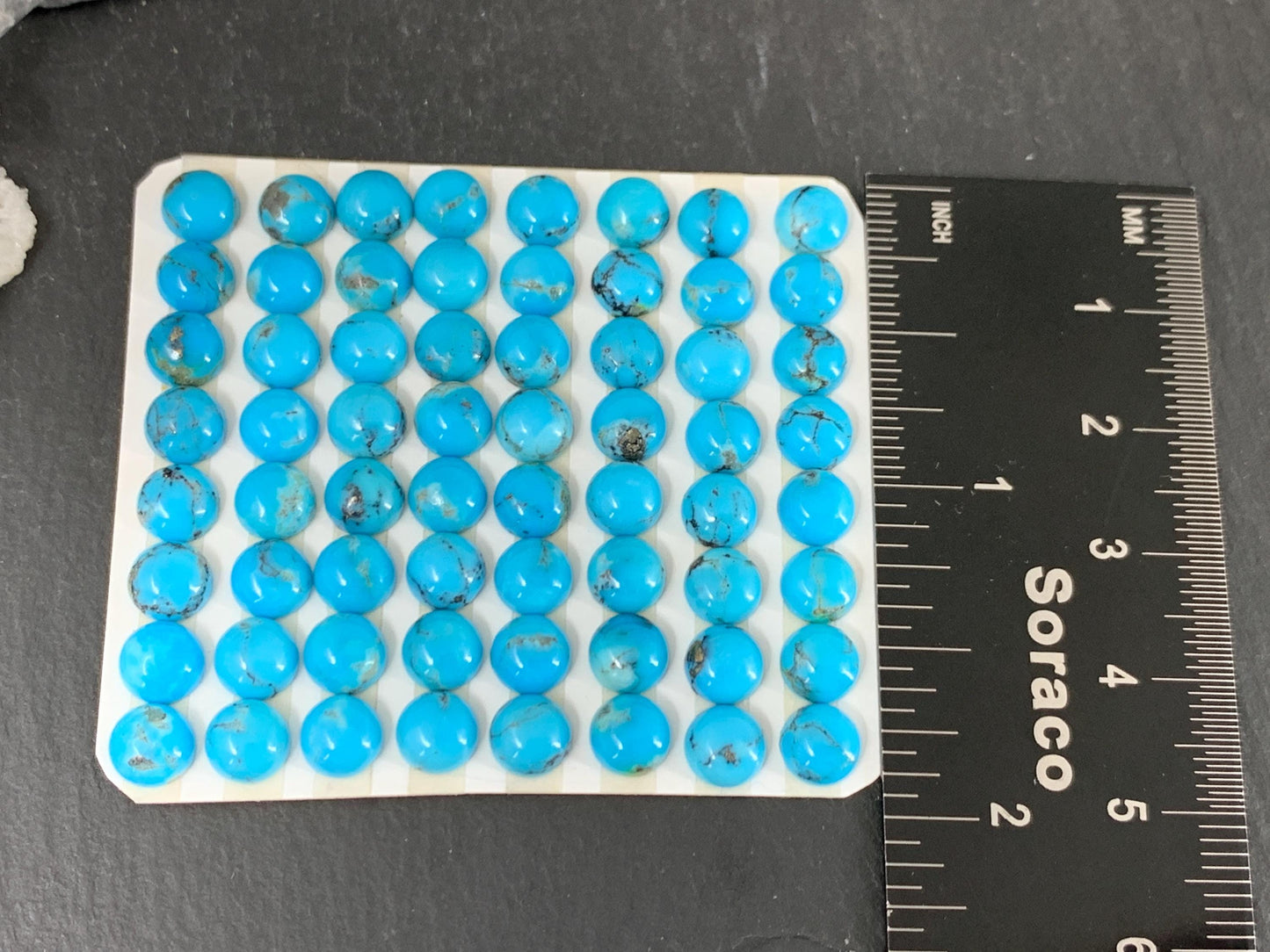 Kingman Blue Turquoise round 6mm cabochon - Calibrated cabochons