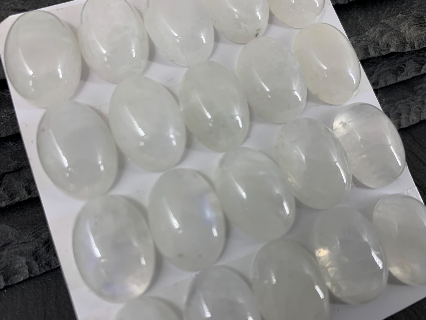 Rainbow Moonstone oval 13x18mm cabochon - Calibrated cabochons