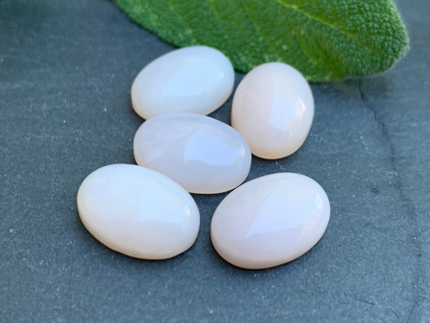 Pink Opal oval 10x14mm Cabochon