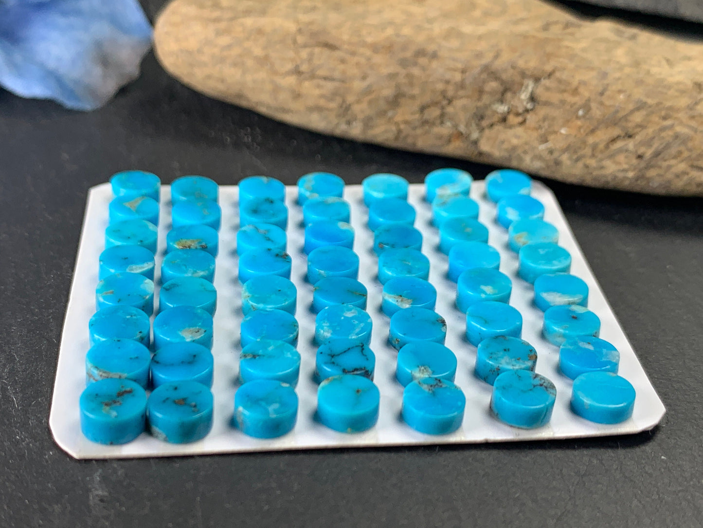 Flat Kingman Blue Turquoise round 6mm cabochon - Calibrated cabochons