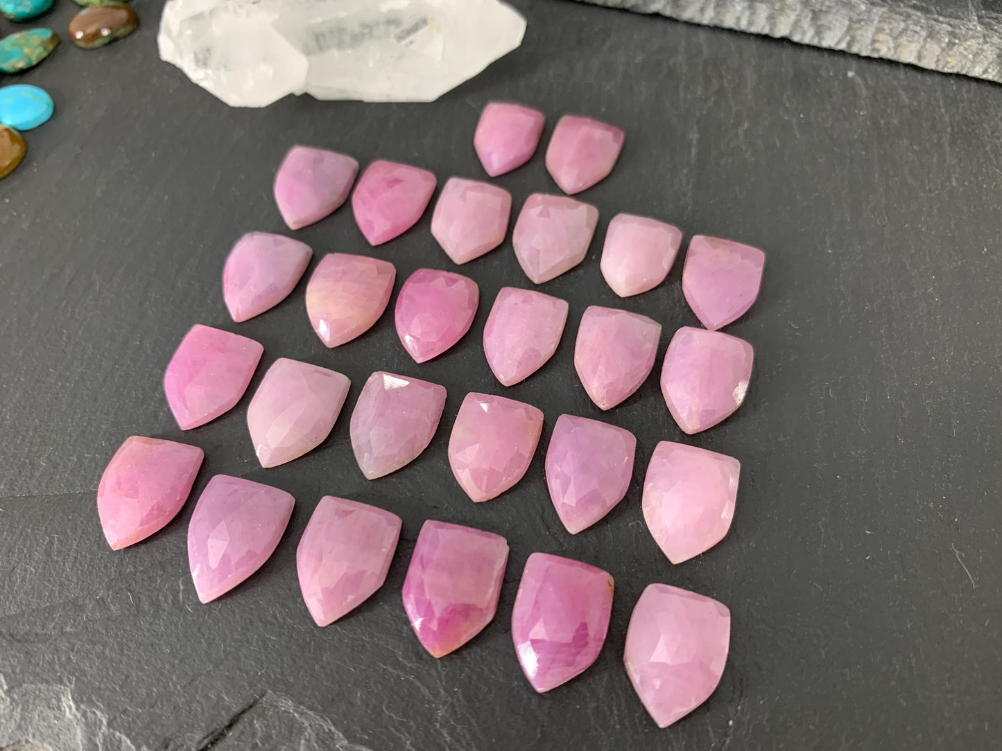Faceted Pink Sapphire shield 10x14mm cabochon - Light pink