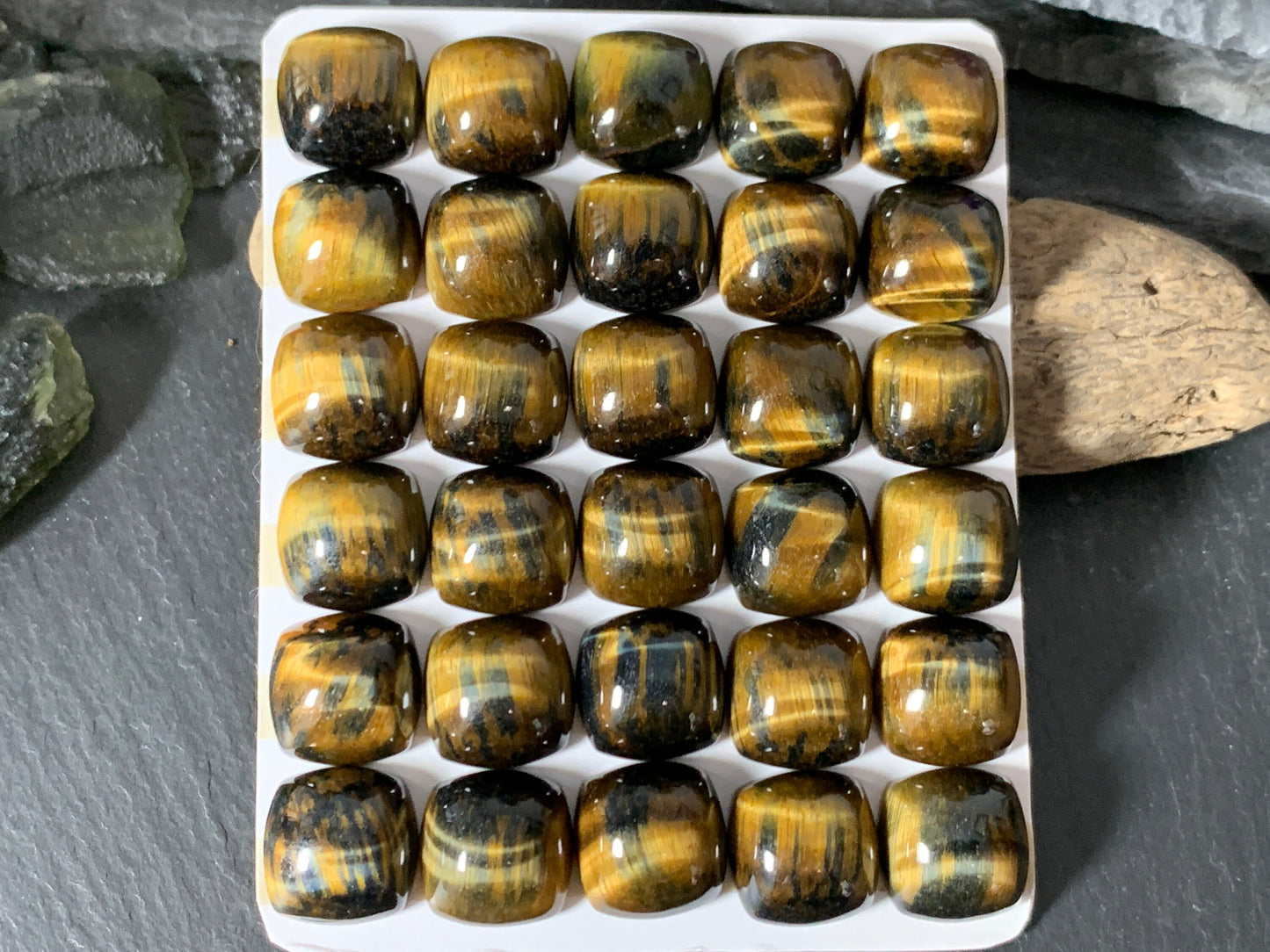 Yellow Blue Tiger Eye square cushion 14mm cabochon - Calibrated cabochons