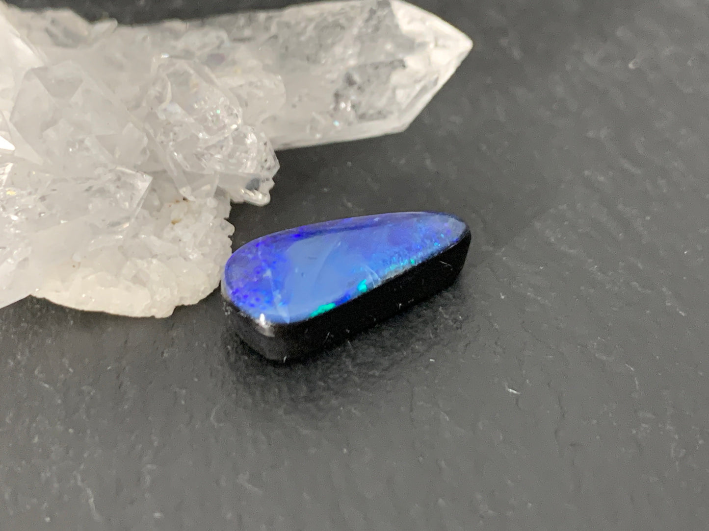 Australian Opal doublet 8x16x4mm cabochon - pear
