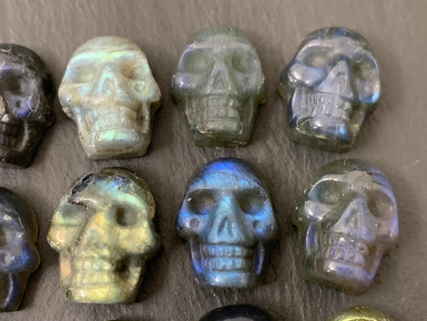 Labradorite skull 17- 18mm cabochon