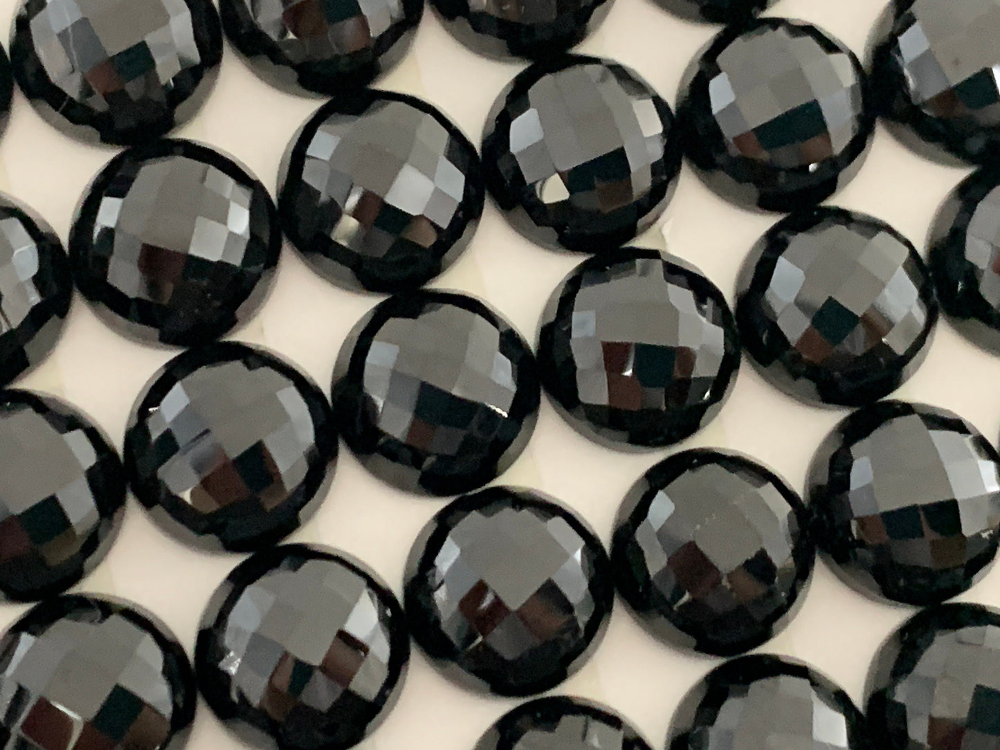 Faceted Black Spinel round 10mm cabochon - Calibrated cabochons