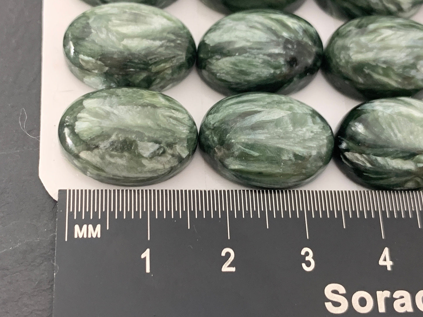 Seraphinite oval 13x18mm cabochon - Calibrated cabochons