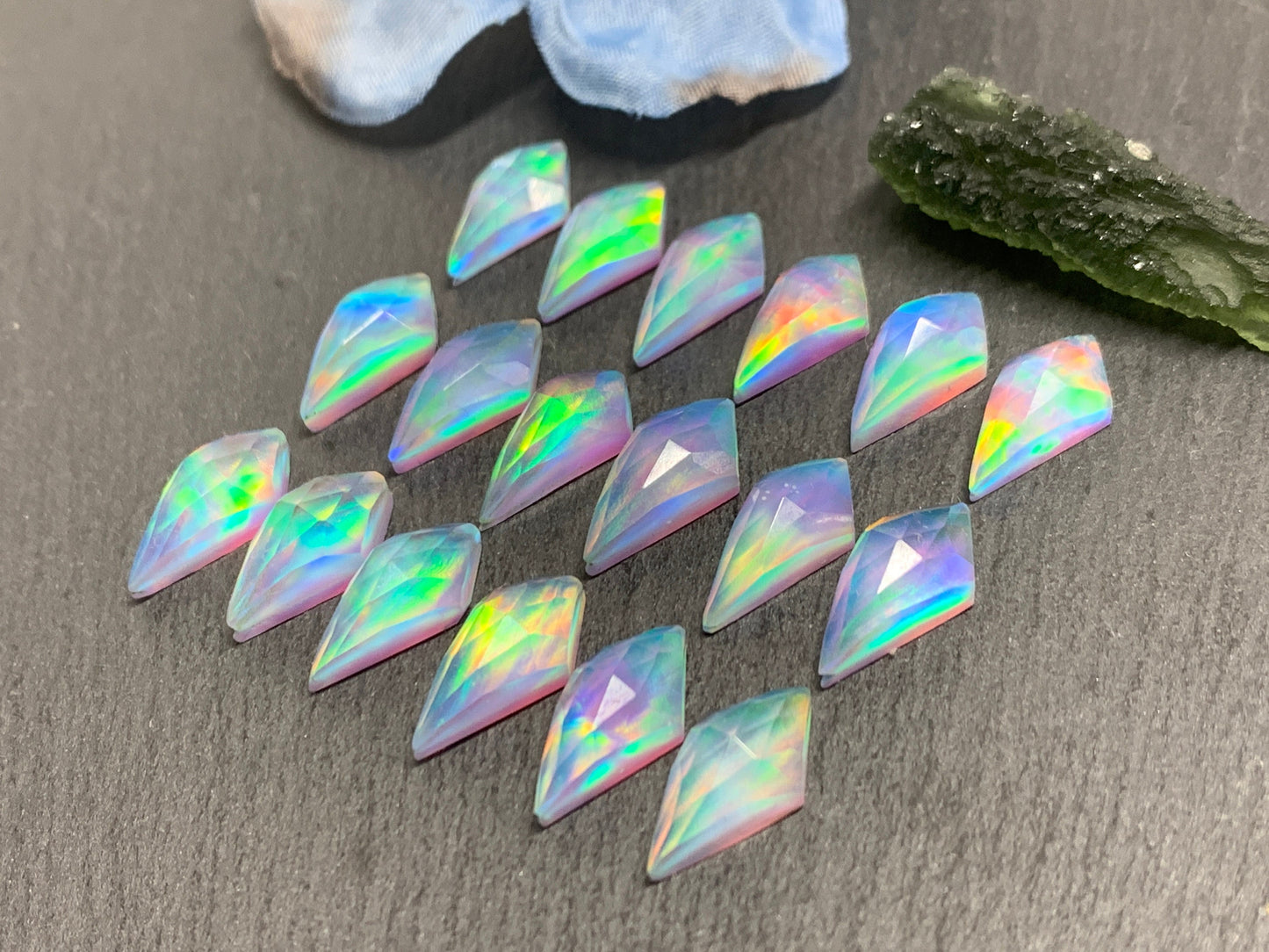 Faceted Aurora Opal kite 8x16mm cabochon - Doublet cabochons