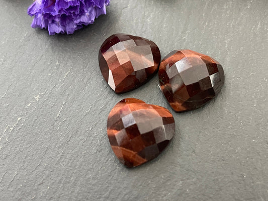 Faceted Red Tiger Eye Heart 15mm cabochon - Calibrated cabochons