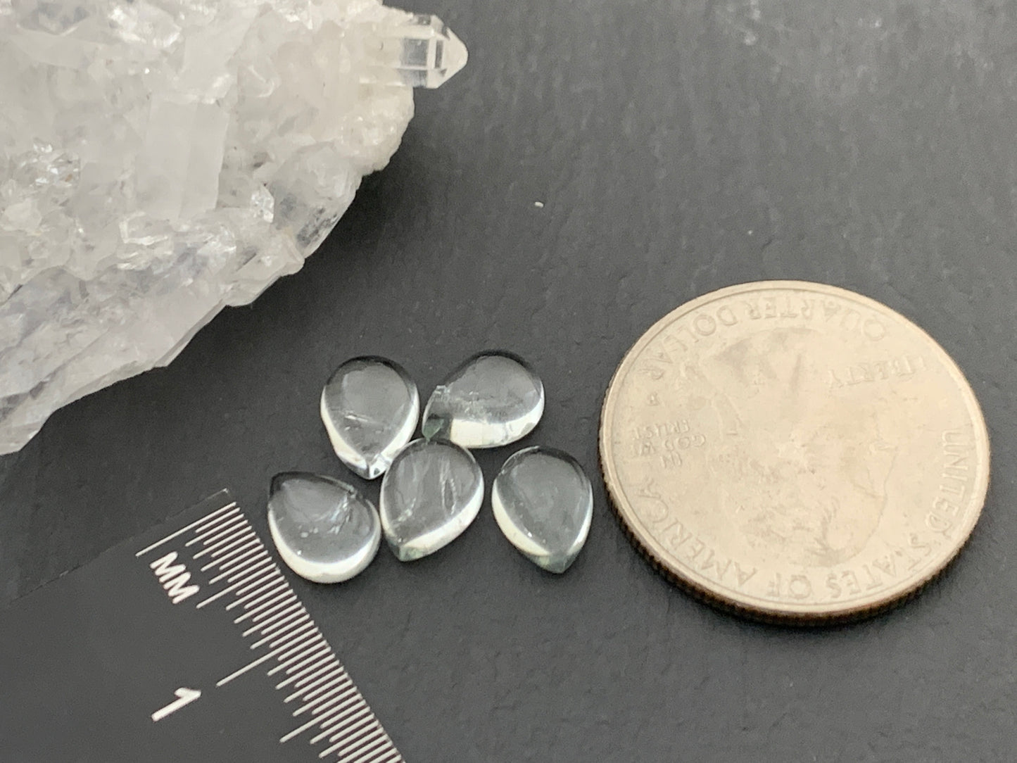 Green Amethyst pear 6x8mm cabochon - Calibrated cabochons