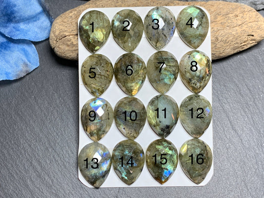 Faceted Labradorite pear 15x20mm cabochon - Calibrated Labradorite