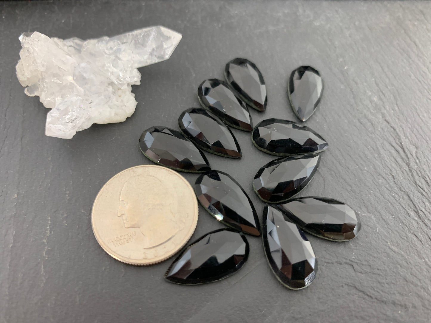 Faceted Black Agate pear 10x20mm cabochon - Calibrated cabochons