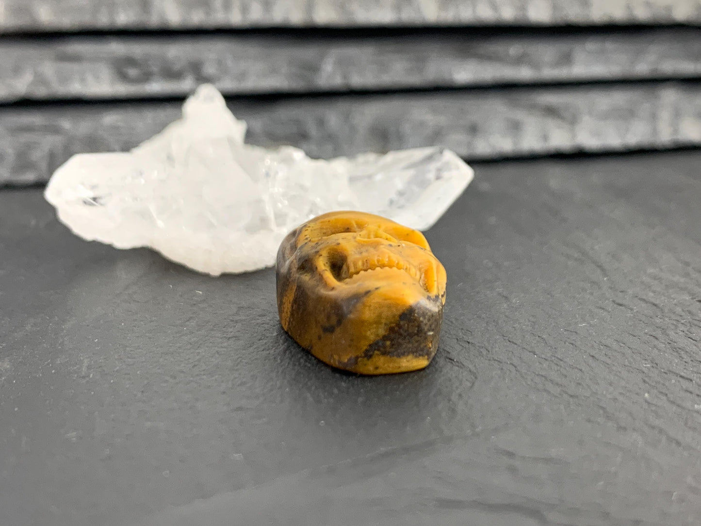 Tiger eye skull 15x21mm cabochon